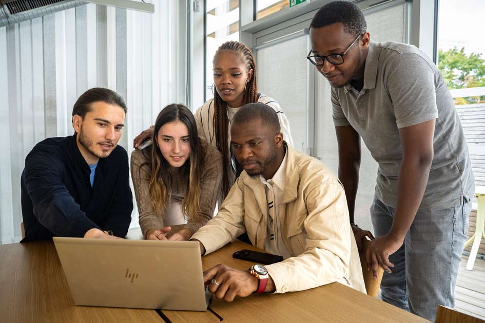 Bachelor en journalisme ou communication